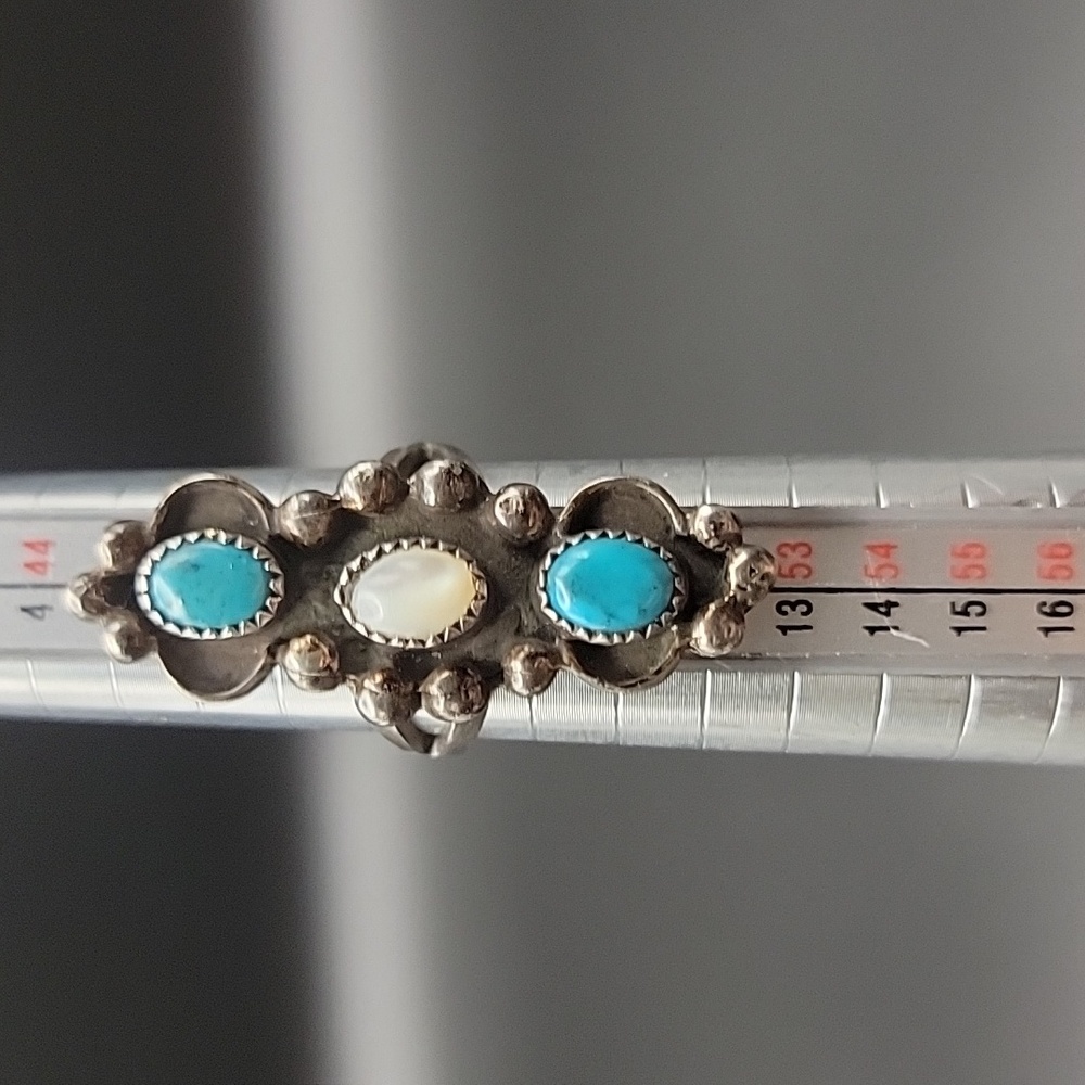 Vintage Navajo Sterling Silver Turquoise Mother Of Pearl 3-Stone Statement Ring - Picture 11 of 12